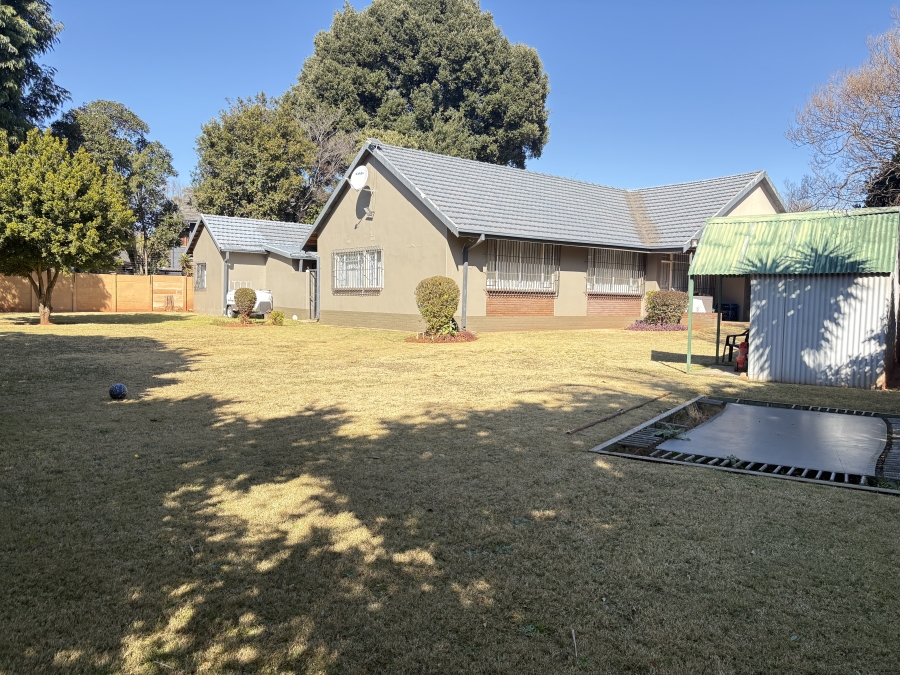 4 Bedroom Property for Sale in Florida Park Gauteng