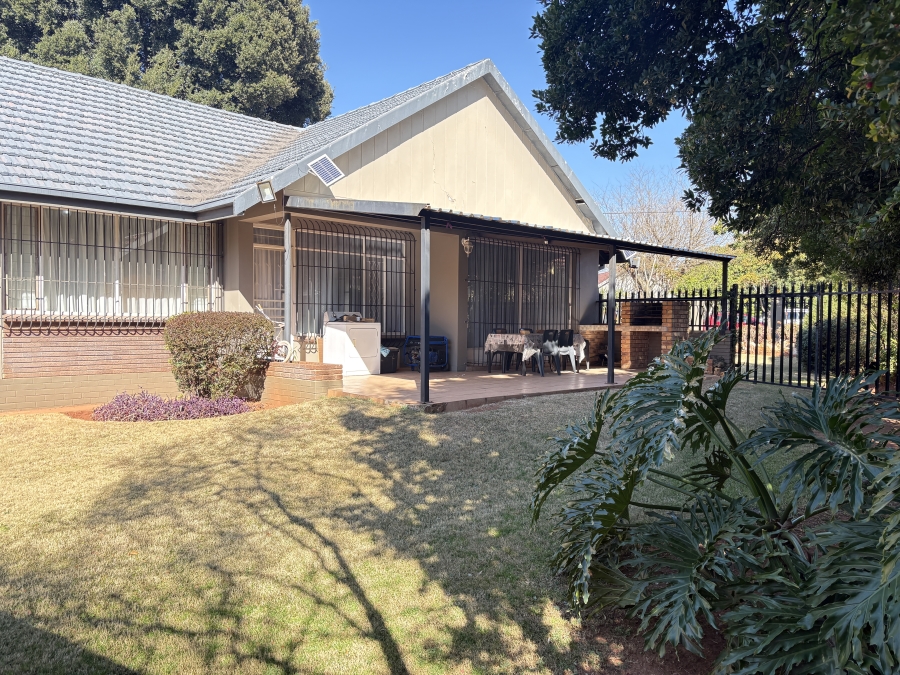 4 Bedroom Property for Sale in Florida Park Gauteng