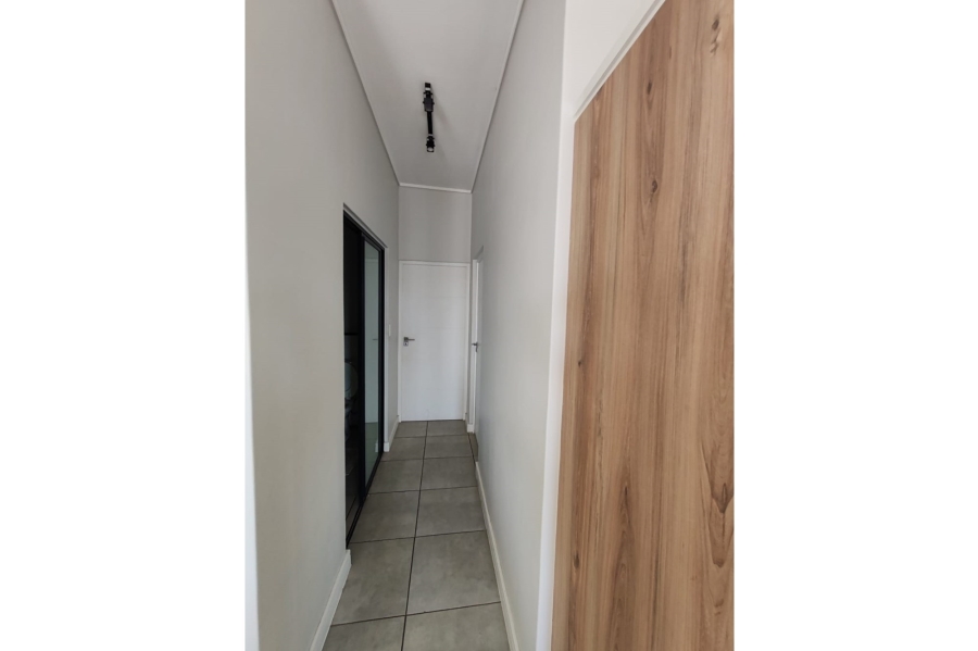 To Let 2 Bedroom Property for Rent in Waterfall Gauteng