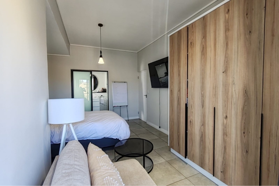 To Let 2 Bedroom Property for Rent in Waterfall Gauteng
