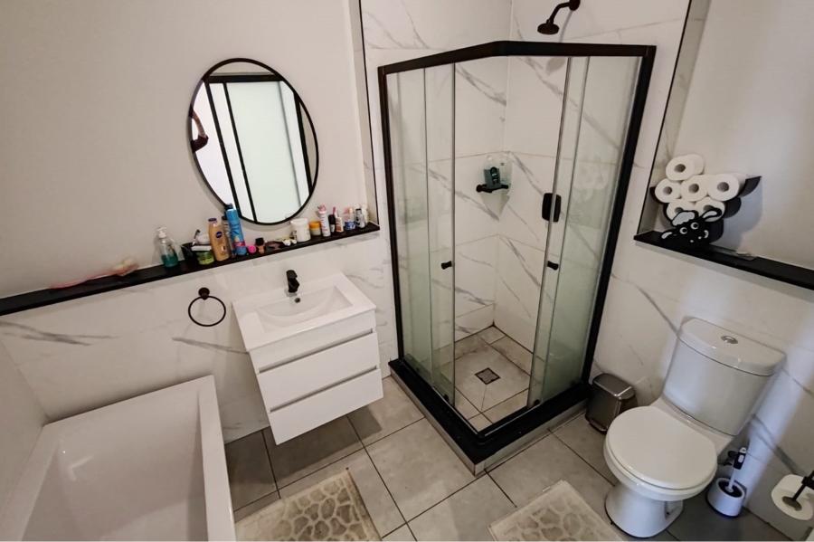 To Let 2 Bedroom Property for Rent in Waterfall Gauteng