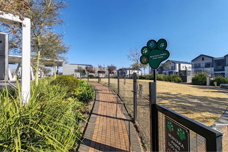 To Let 2 Bedroom Property for Rent in Waterfall Gauteng