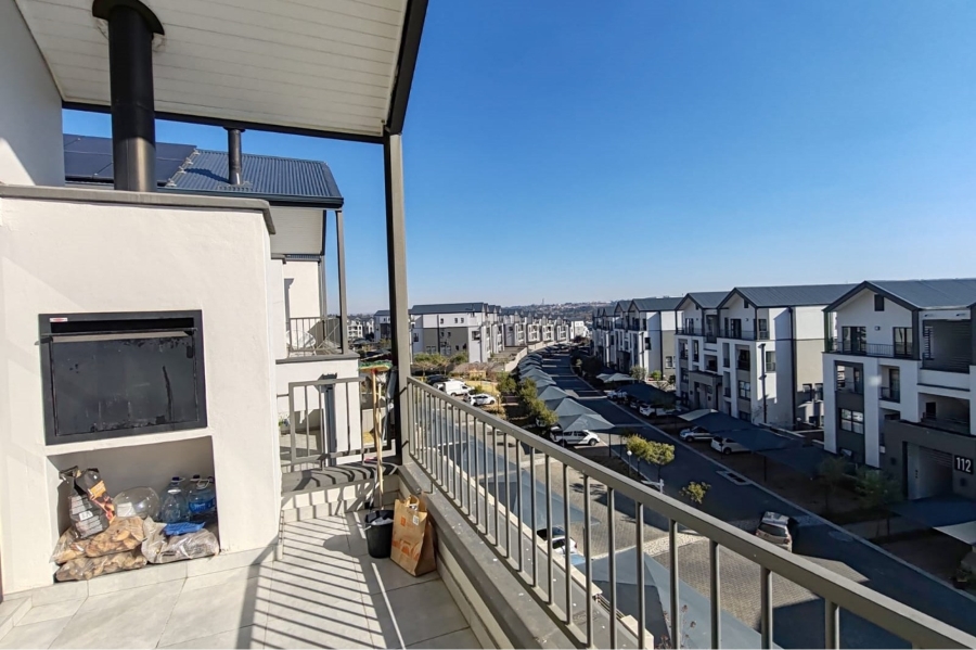 To Let 2 Bedroom Property for Rent in Waterfall Gauteng