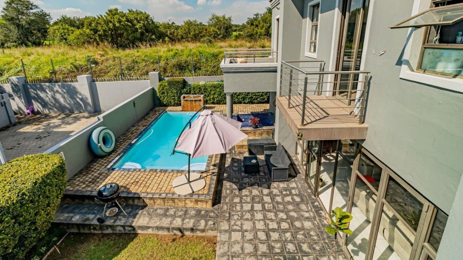 5 Bedroom Property for Sale in Woodmead Gauteng