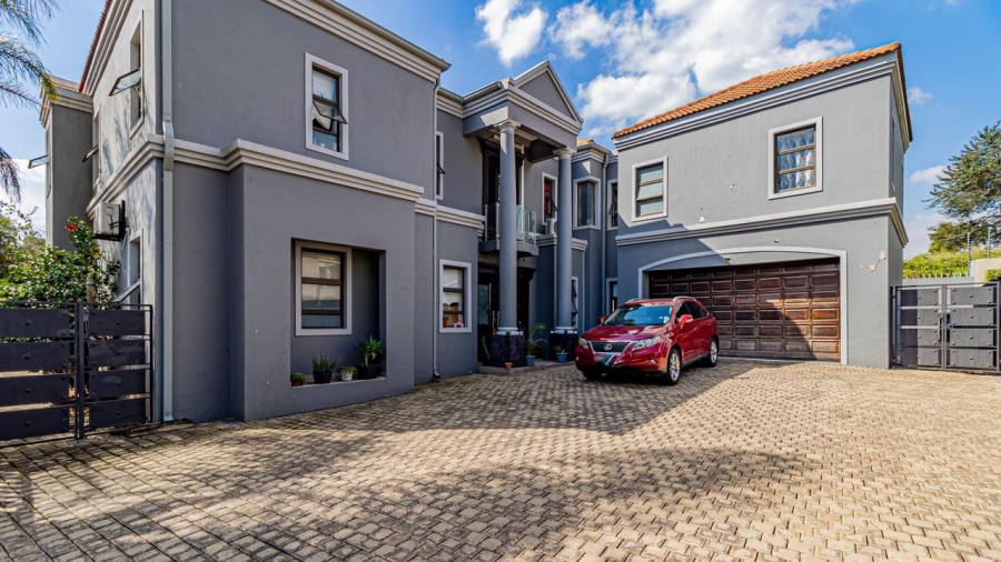 5 Bedroom Property for Sale in Woodmead Gauteng