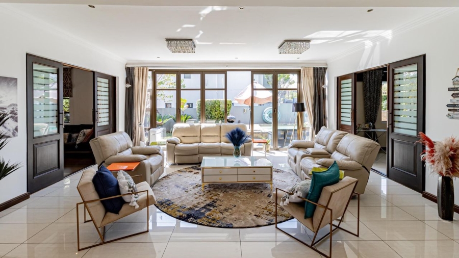5 Bedroom Property for Sale in Woodmead Gauteng