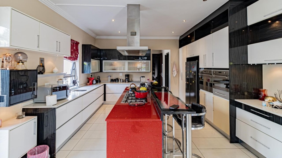 5 Bedroom Property for Sale in Woodmead Gauteng