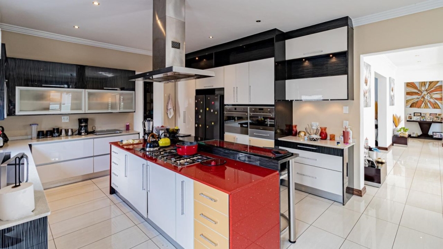 5 Bedroom Property for Sale in Woodmead Gauteng