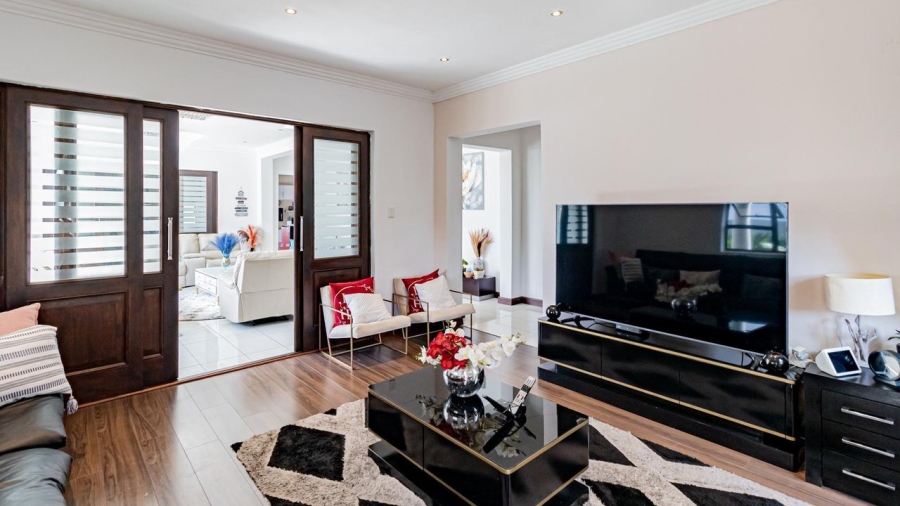 5 Bedroom Property for Sale in Woodmead Gauteng