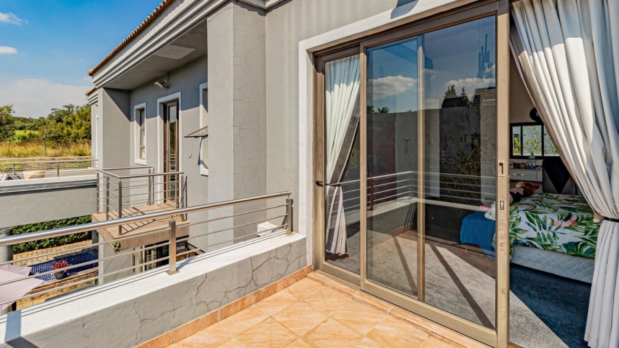 5 Bedroom Property for Sale in Woodmead Gauteng
