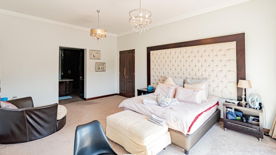 5 Bedroom Property for Sale in Woodmead Gauteng
