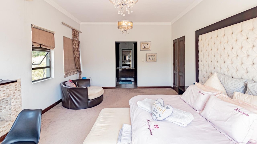 5 Bedroom Property for Sale in Woodmead Gauteng