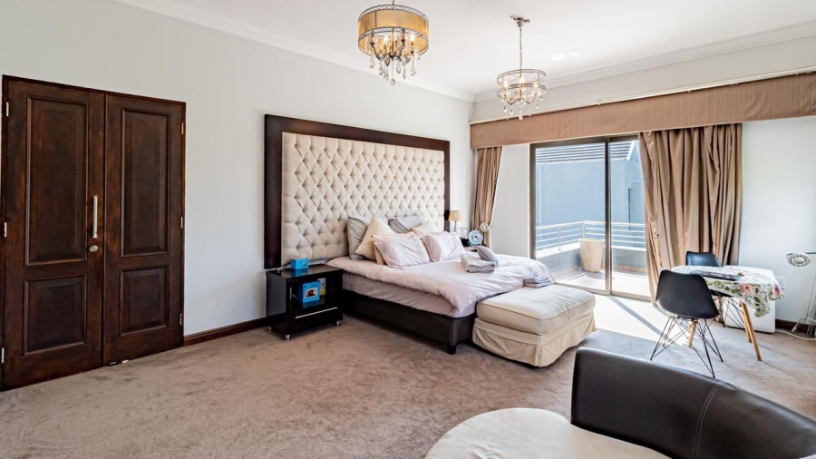5 Bedroom Property for Sale in Woodmead Gauteng