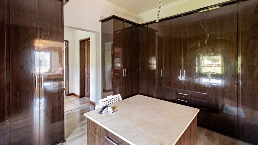 5 Bedroom Property for Sale in Woodmead Gauteng