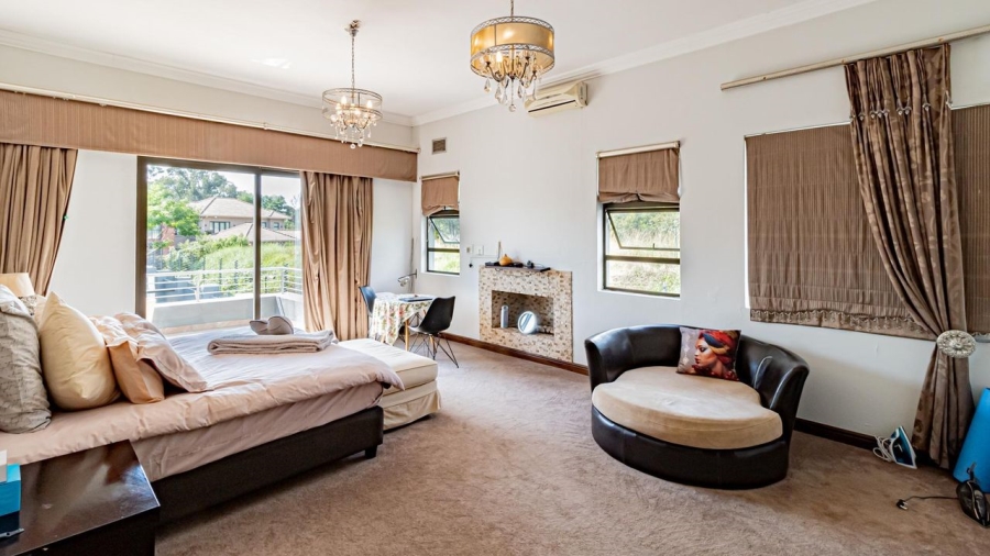 5 Bedroom Property for Sale in Woodmead Gauteng