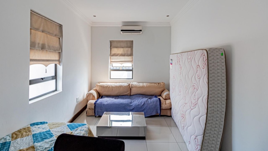 5 Bedroom Property for Sale in Woodmead Gauteng