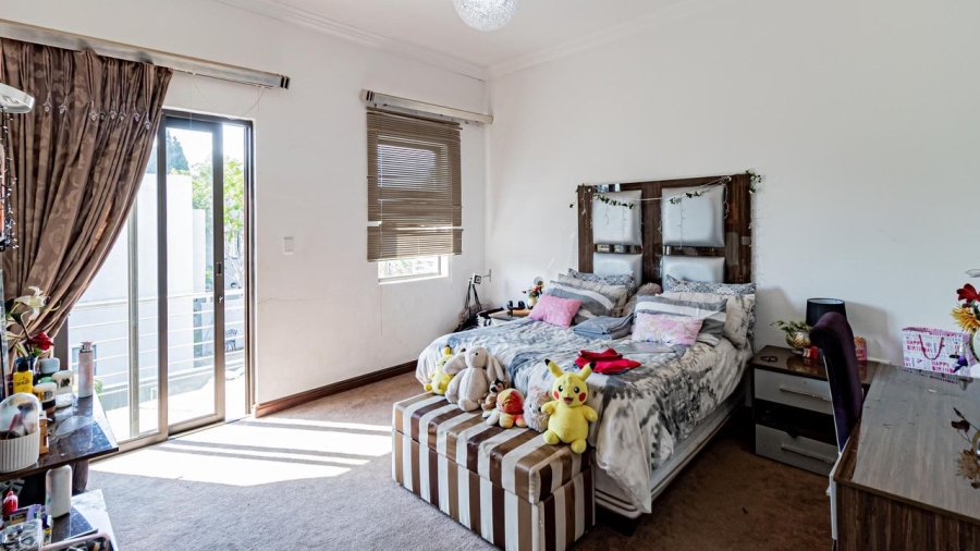 5 Bedroom Property for Sale in Woodmead Gauteng