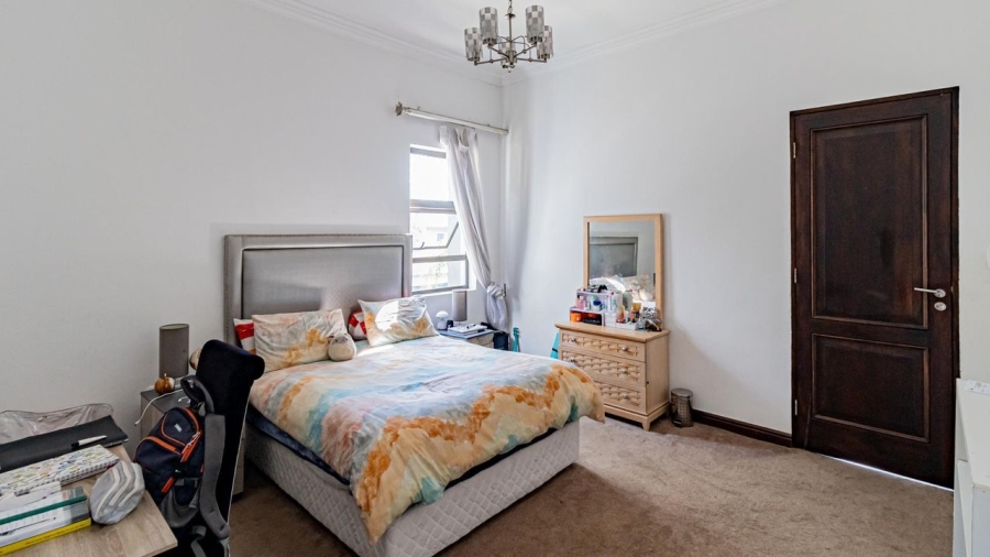 5 Bedroom Property for Sale in Woodmead Gauteng