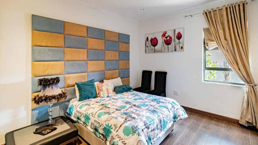 5 Bedroom Property for Sale in Woodmead Gauteng