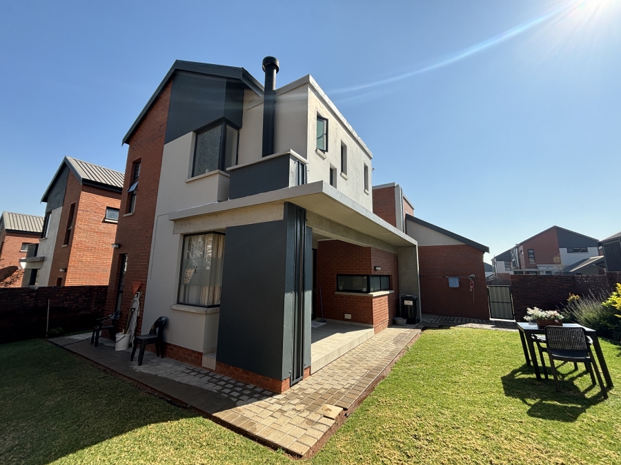 4 Bedroom Property for Sale in North Riding AH Gauteng