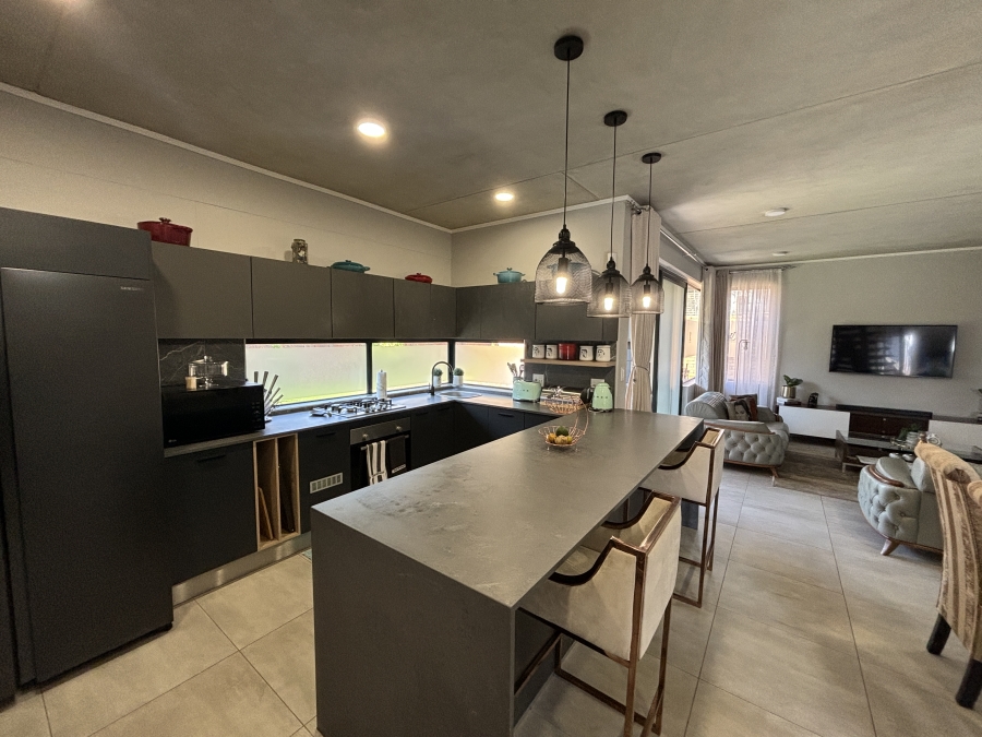 4 Bedroom Property for Sale in North Riding AH Gauteng