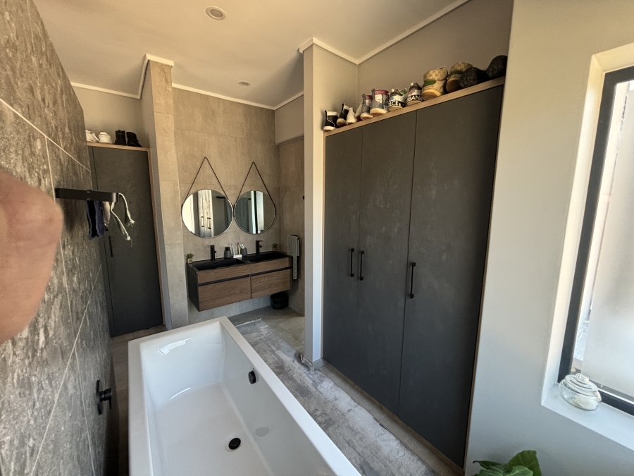 4 Bedroom Property for Sale in North Riding AH Gauteng