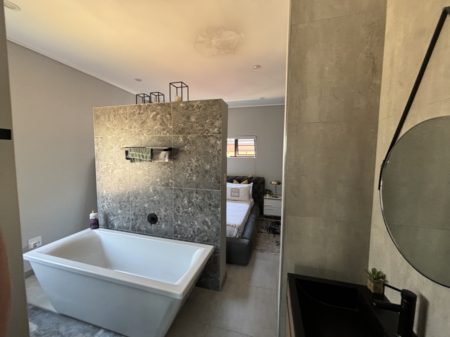 4 Bedroom Property for Sale in North Riding AH Gauteng