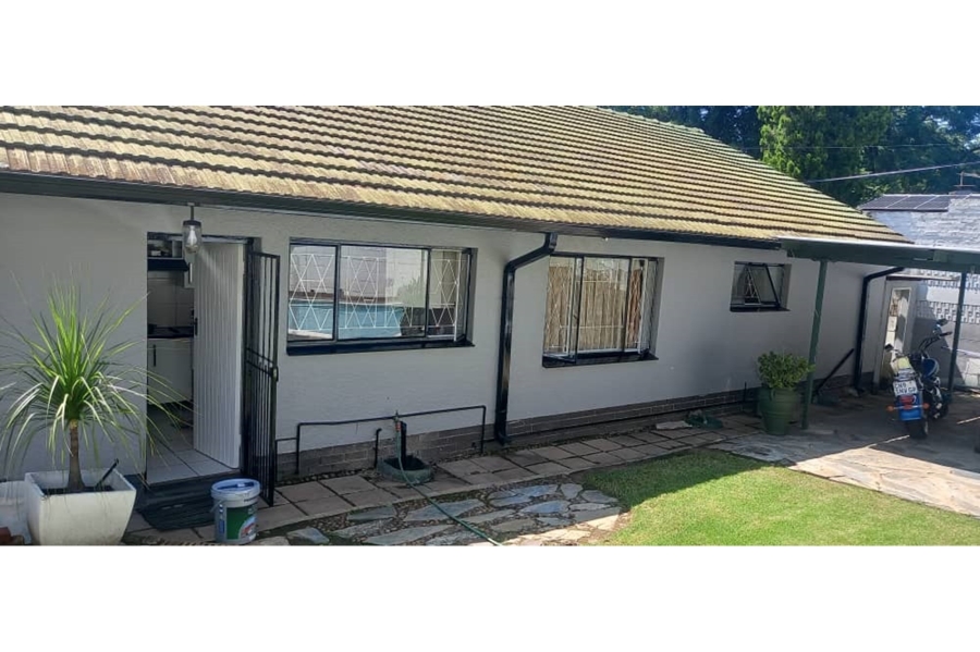 To Let 4 Bedroom Property for Rent in Blairgowrie Gauteng