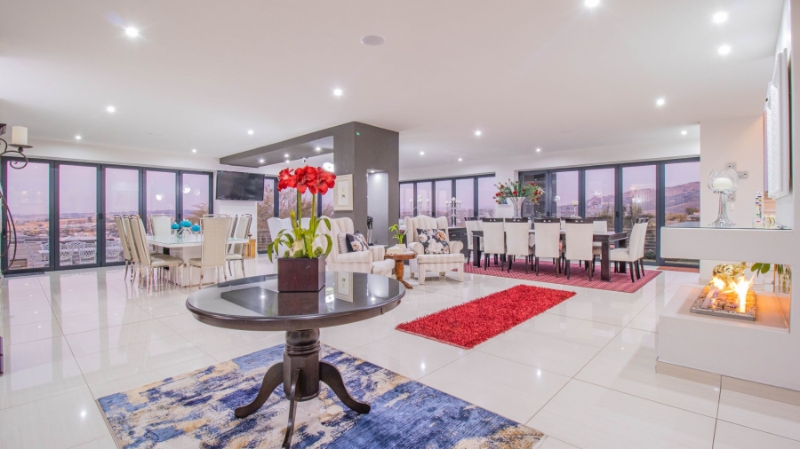 4 Bedroom Property for Sale in Featherbrooke Estate Gauteng