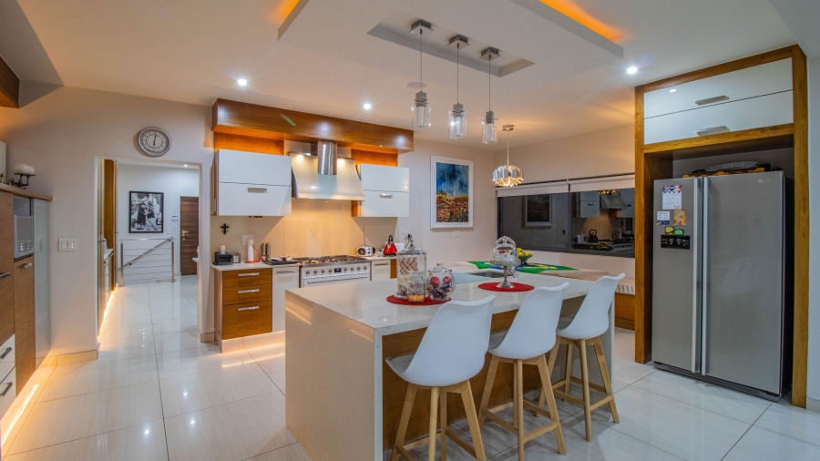 4 Bedroom Property for Sale in Featherbrooke Estate Gauteng