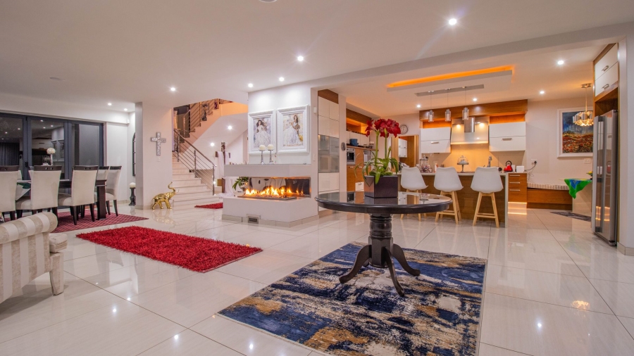 4 Bedroom Property for Sale in Featherbrooke Estate Gauteng