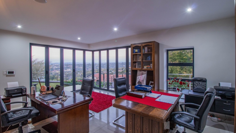 4 Bedroom Property for Sale in Featherbrooke Estate Gauteng