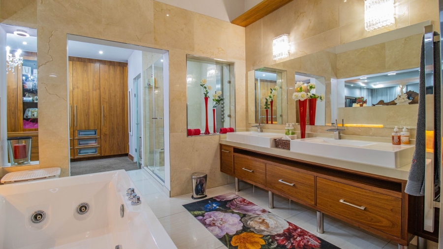 4 Bedroom Property for Sale in Featherbrooke Estate Gauteng