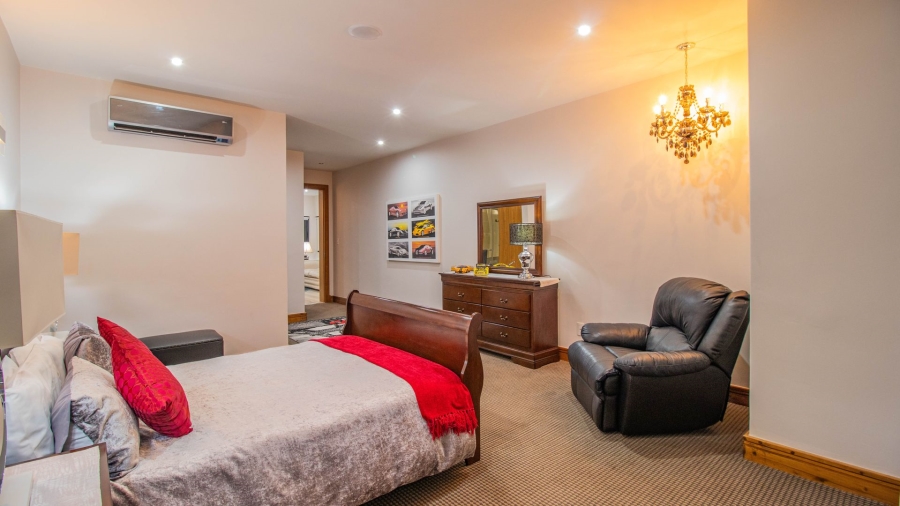 4 Bedroom Property for Sale in Featherbrooke Estate Gauteng