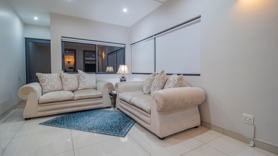 4 Bedroom Property for Sale in Featherbrooke Estate Gauteng