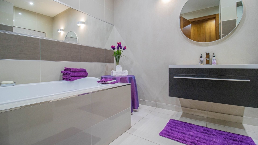 4 Bedroom Property for Sale in Featherbrooke Estate Gauteng