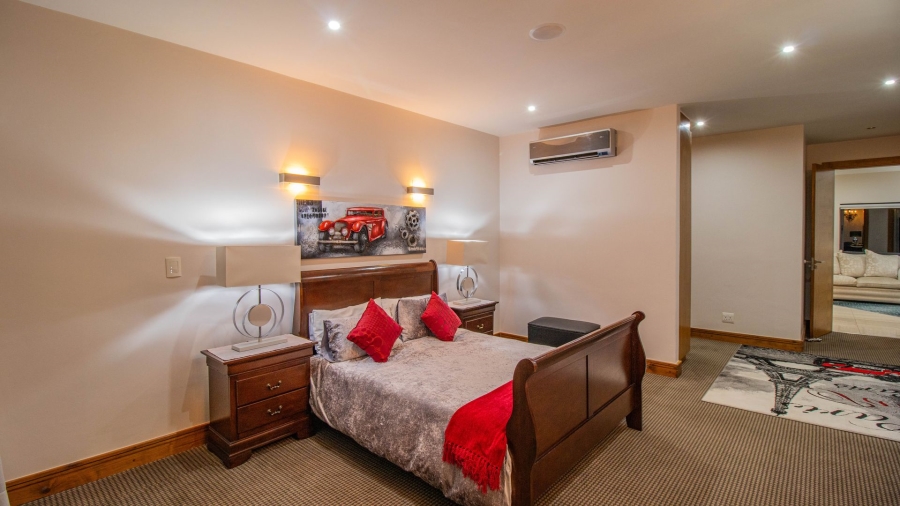 4 Bedroom Property for Sale in Featherbrooke Estate Gauteng