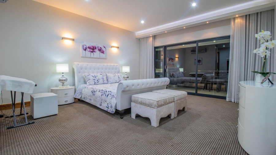 4 Bedroom Property for Sale in Featherbrooke Estate Gauteng