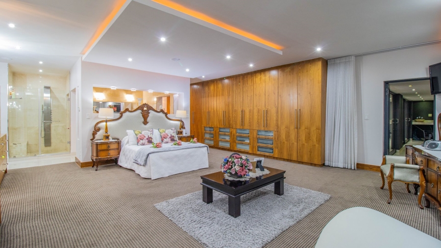 4 Bedroom Property for Sale in Featherbrooke Estate Gauteng