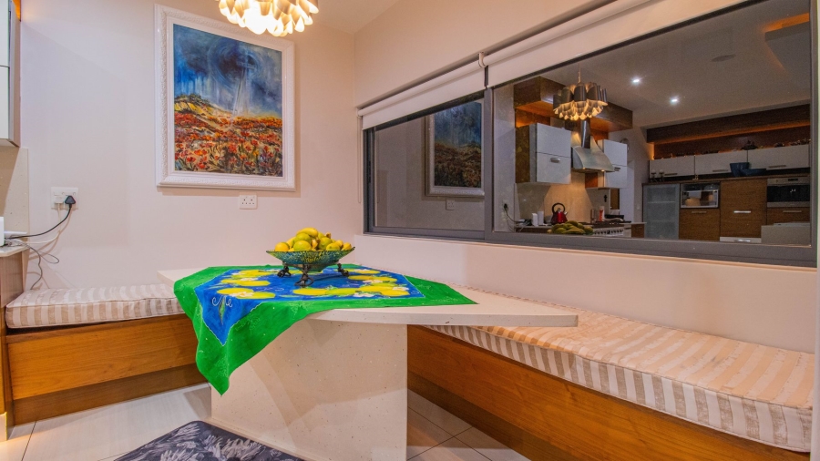 4 Bedroom Property for Sale in Featherbrooke Estate Gauteng