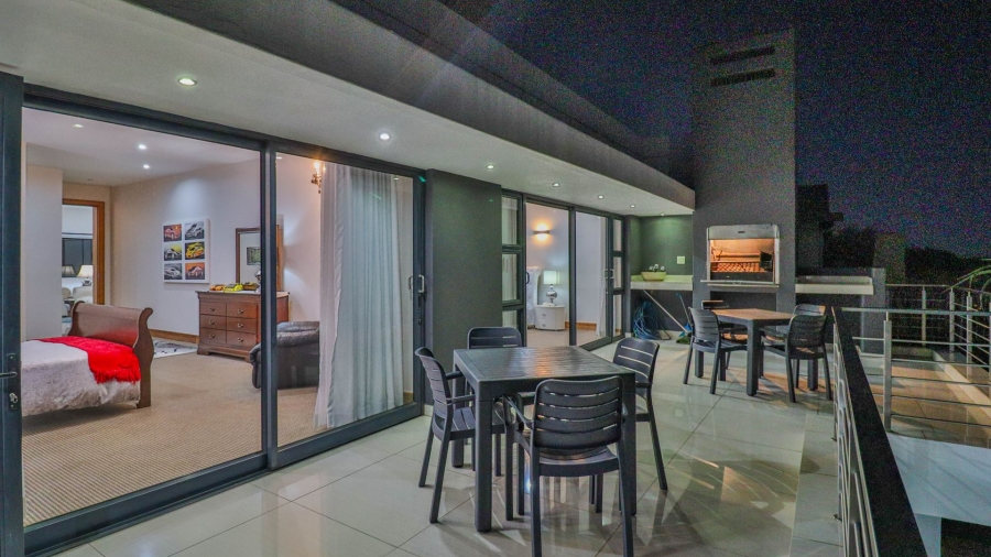 4 Bedroom Property for Sale in Featherbrooke Estate Gauteng
