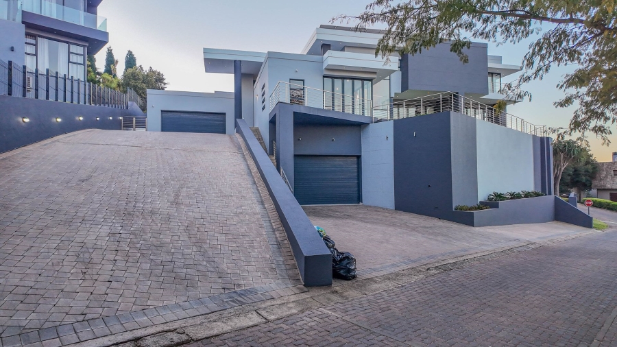 4 Bedroom Property for Sale in Featherbrooke Estate Gauteng