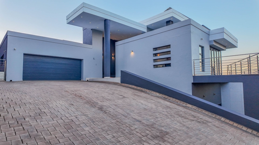 4 Bedroom Property for Sale in Featherbrooke Estate Gauteng