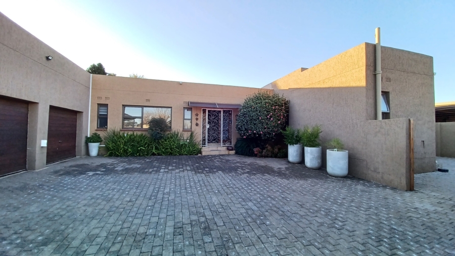 3 Bedroom Property for Sale in Vanderbijlpark SE 2 Gauteng