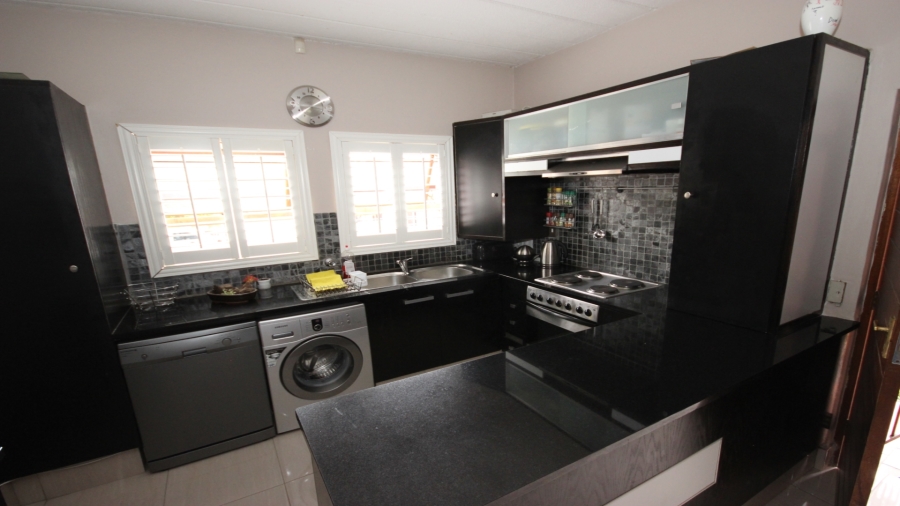 2 Bedroom Property for Sale in Sunninghill Gauteng