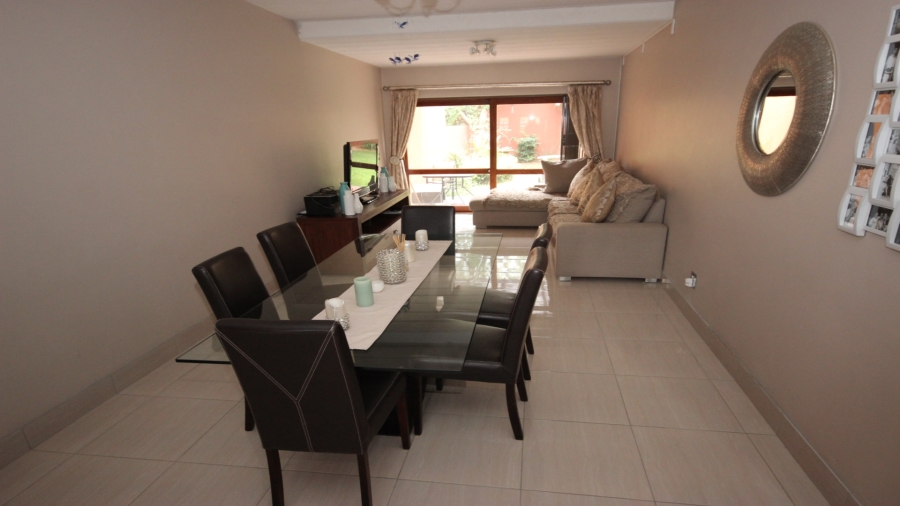 2 Bedroom Property for Sale in Sunninghill Gauteng