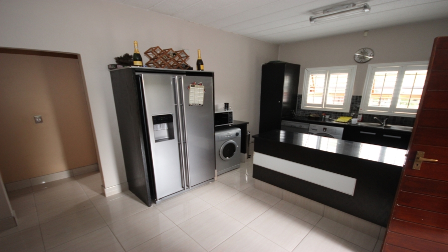 2 Bedroom Property for Sale in Sunninghill Gauteng