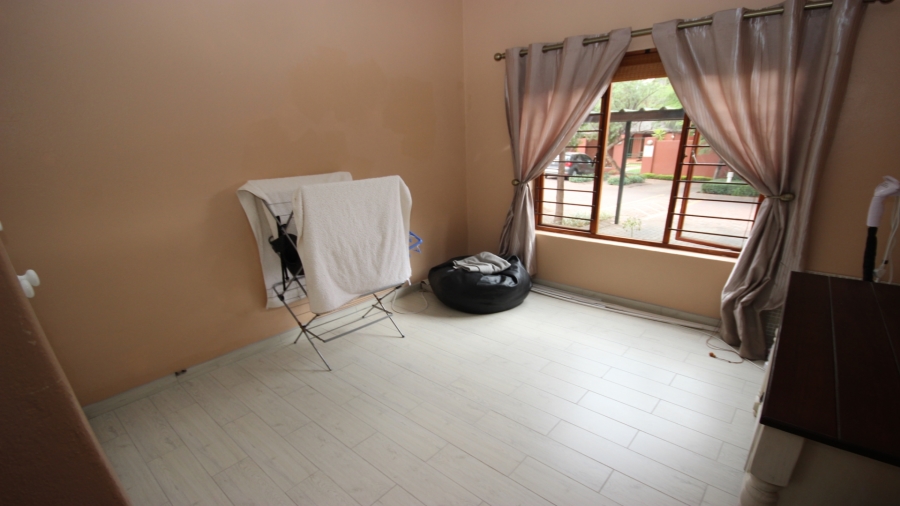 2 Bedroom Property for Sale in Sunninghill Gauteng