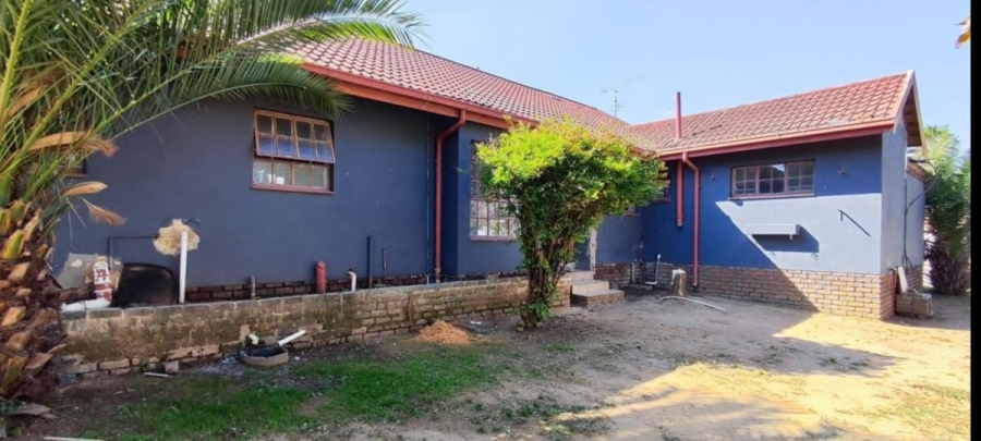 3 Bedroom Property for Sale in Birchleigh North Gauteng