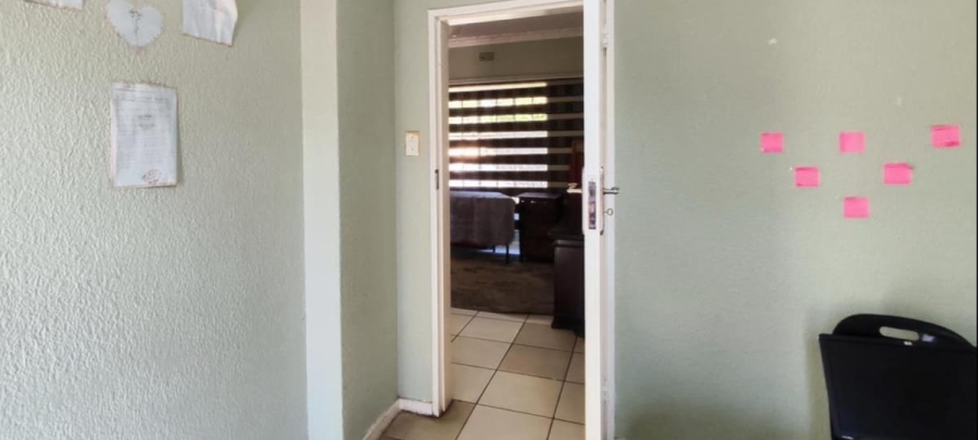 3 Bedroom Property for Sale in Birchleigh North Gauteng